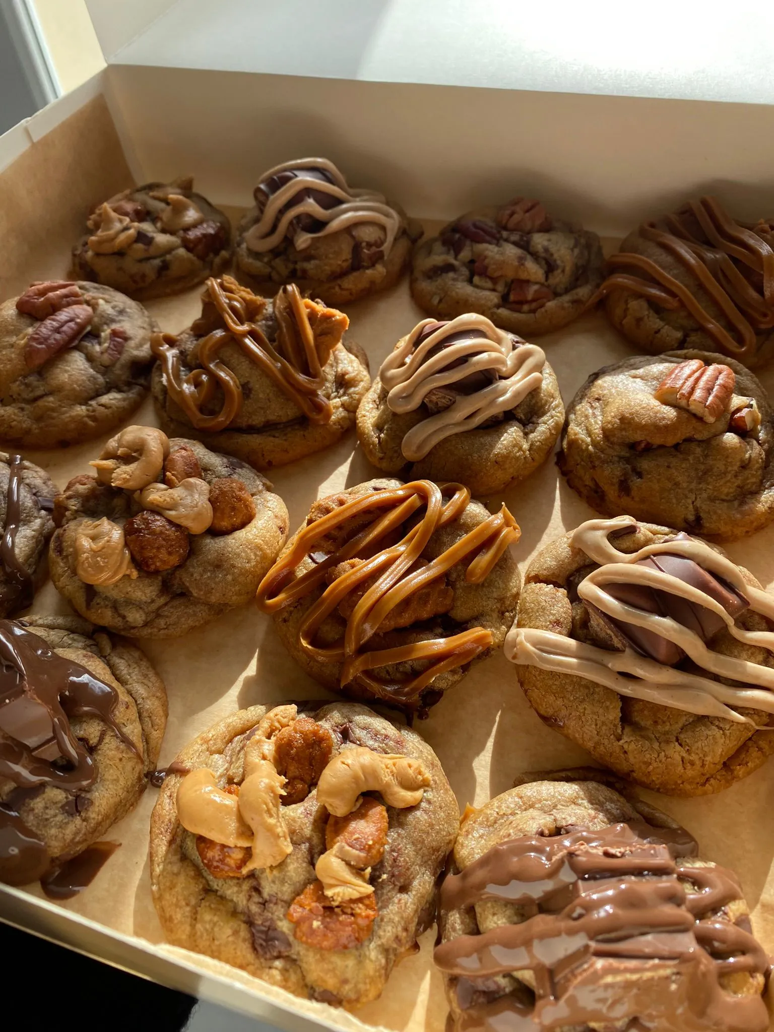 Boîte de cookies artisanaux gourmands et fondants - M Pâtisserie