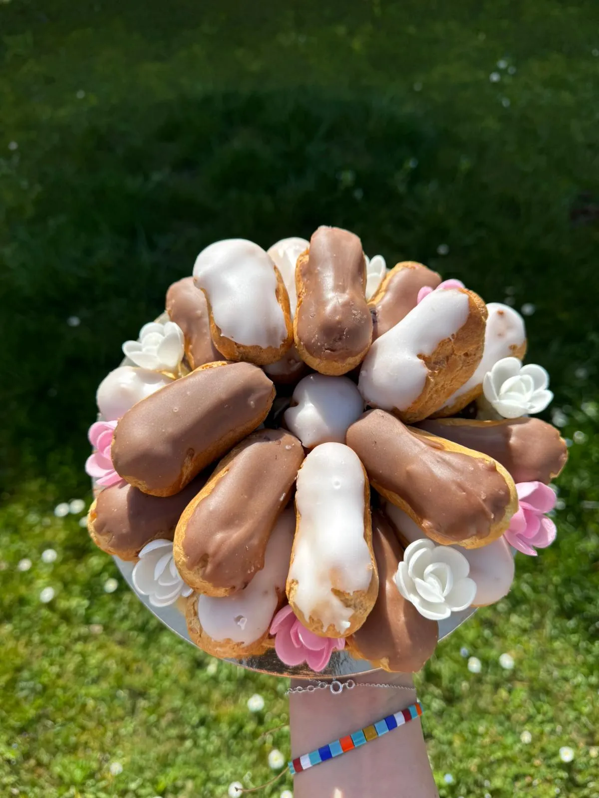 Éclair au chocolat, symbole du savoir-faire acquis lors du CAP Pâtisserie
