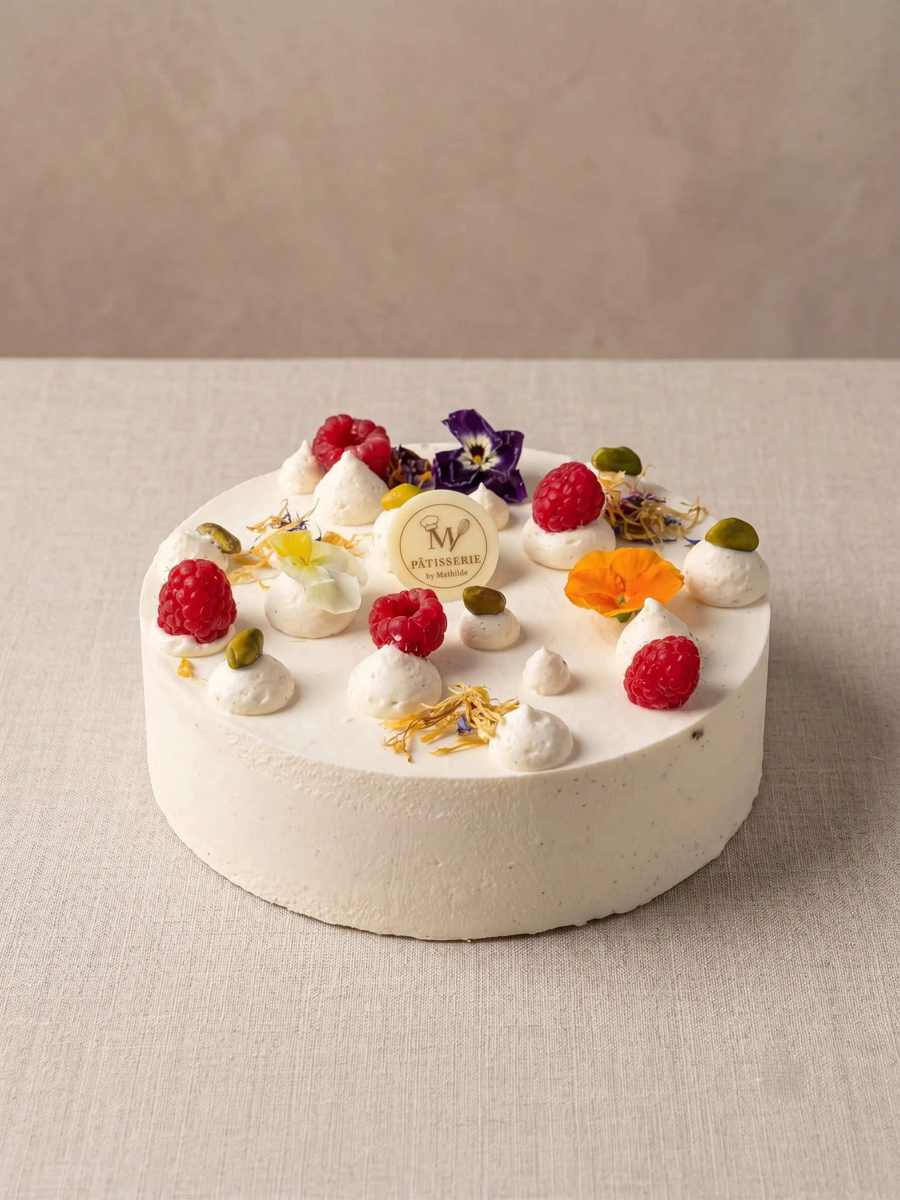 Entremet Pistache Framboise : croustillant pistache et mousse onctueuse