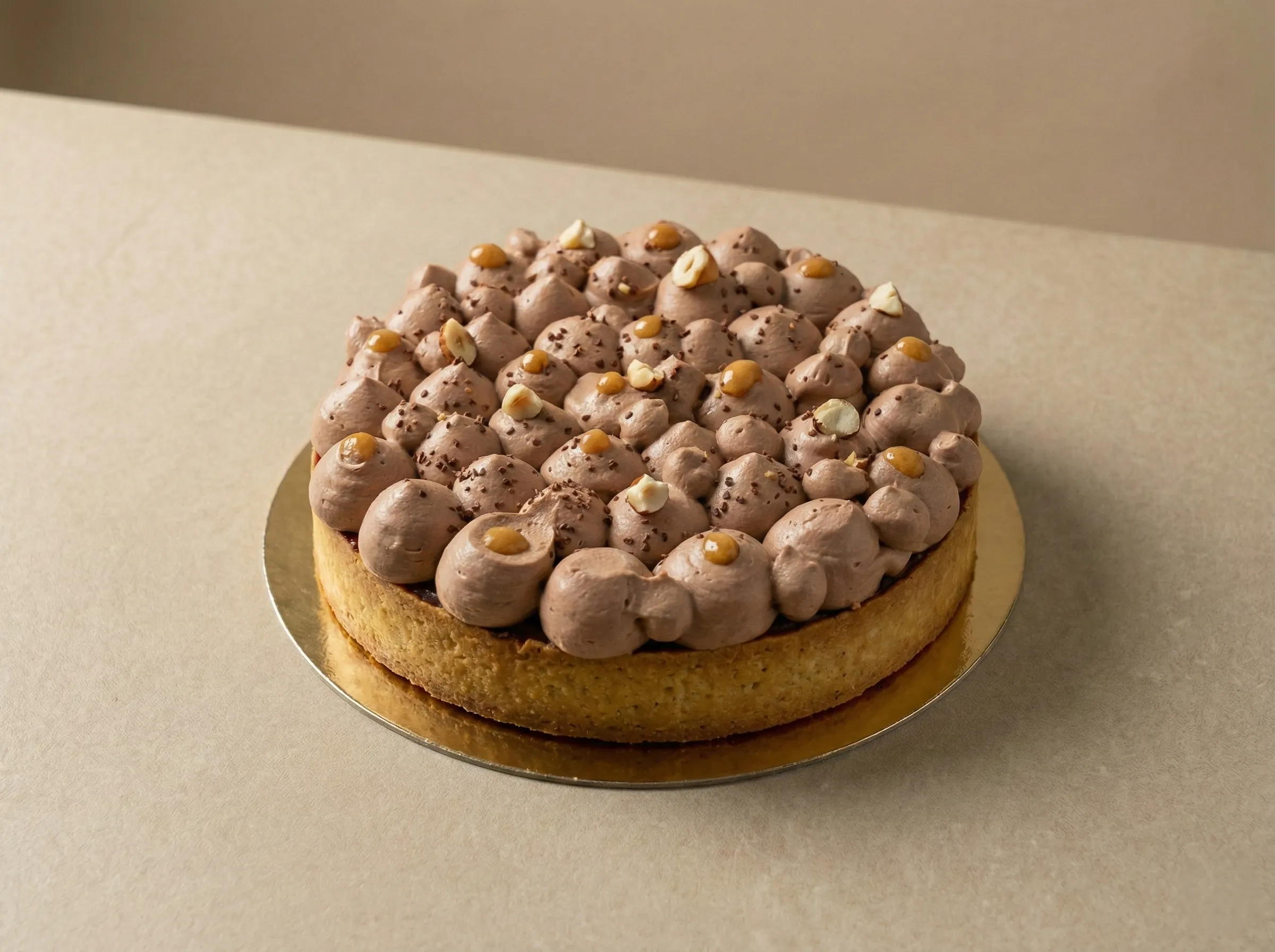 Tarte chocolat praliné noisettes avec ganache Valrhona 55%