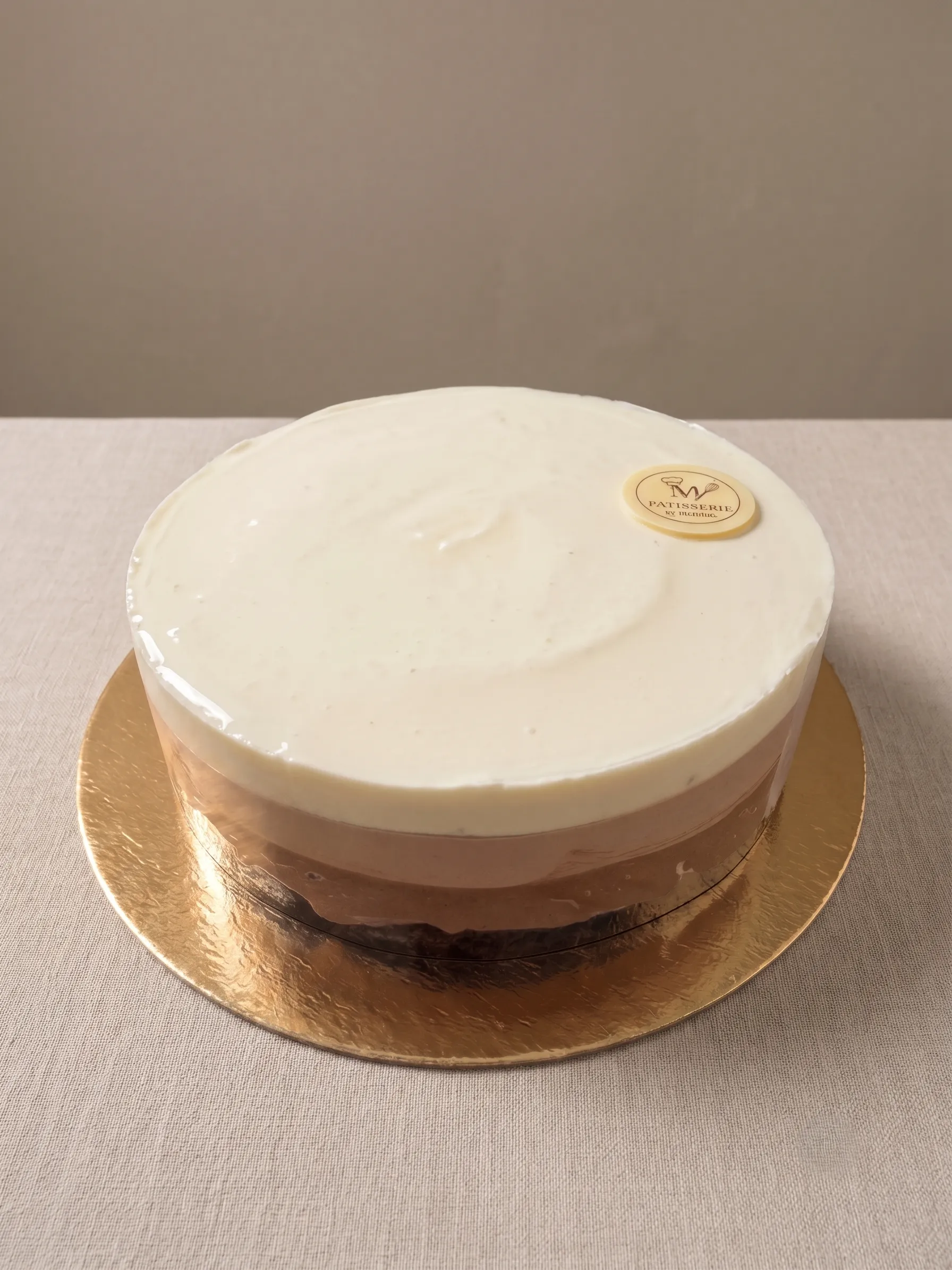 Entremets Trois Chocolats : mousses chocolat noir, lait et blanc